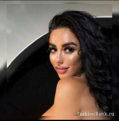������ Sasha Phoenix