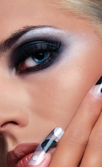 ����� ��������� ���� �� ������� ������ ������� ������� ������������� ������ Make-Up Atelier ������ �Smoky eyes�.